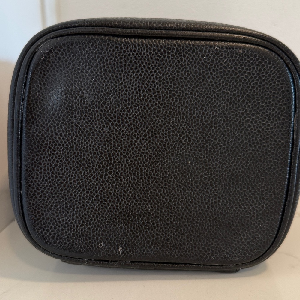 Chanel Caviar Vanity Case - Picture 4 of 11